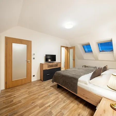 Pihel Apartments Novy Bor Exterior photo